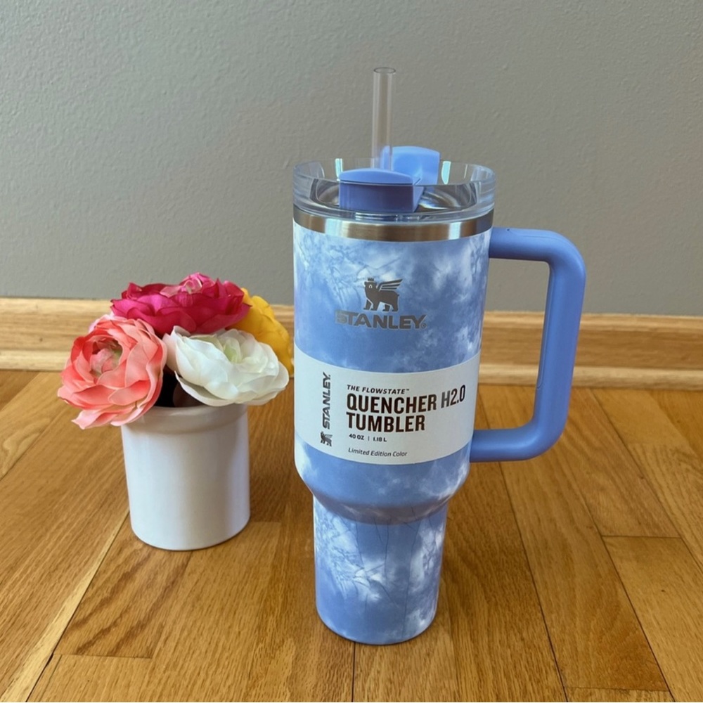FINAL PRICE DROP!* 1 STANLEY TIE DYE OCEAN BLUE 40oz  PRICE IS FOR ONE!